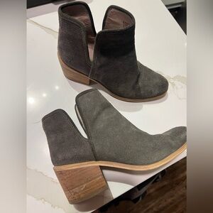Grey Hinge ankle boots
